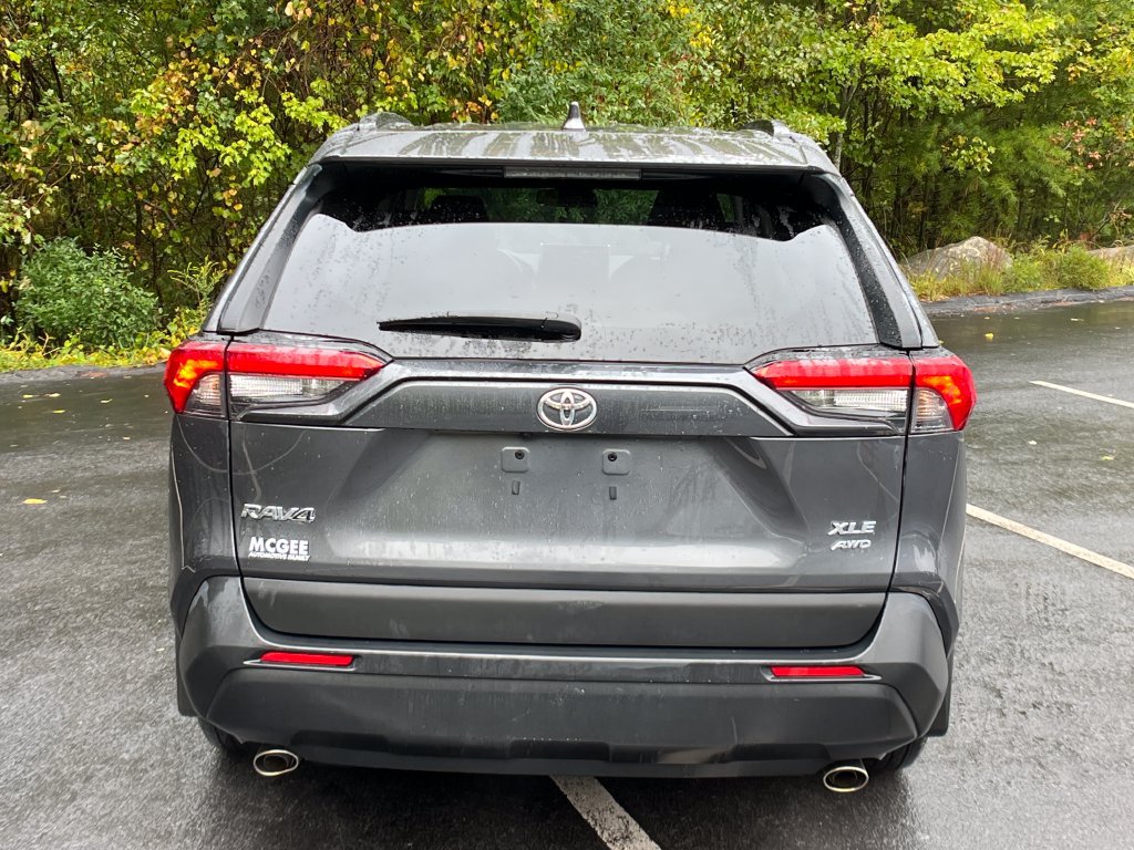 Certified 2022 Toyota RAV4 XLE w/ Convenience Package AWD/4WD image 4