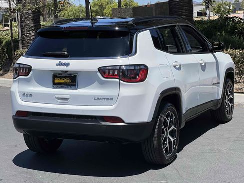 Used 2025 Jeep Compass Limited AWD/4WD image 19