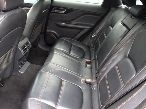 Used 2020 Jaguar F-PACE Prestige image 21
