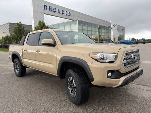 Used 2017 Toyota Tacoma TRD Off-Road w/ Tow Package (A/T) AWD/4WD image 1