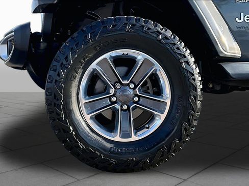 Used 2018 Jeep Wrangler Unlimited Sahara AWD/4WD image 11