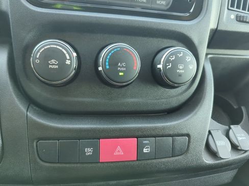 Used 2017 RAM ProMaster 2500 w/ Interior Convenience Group FWD image 18