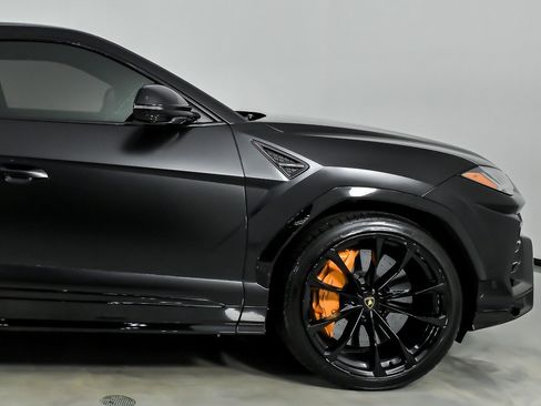 Used 2022 Lamborghini Urus AWD/4WD image 14