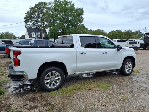 Used 2021 Chevrolet Silverado 1500 LTZ w/ LTZ Premium Package AWD/4WD image 7