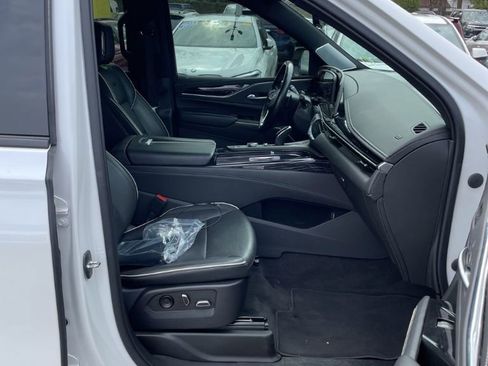 Used 2023 Cadillac Escalade ESV Sport w/ Touring Package image 13