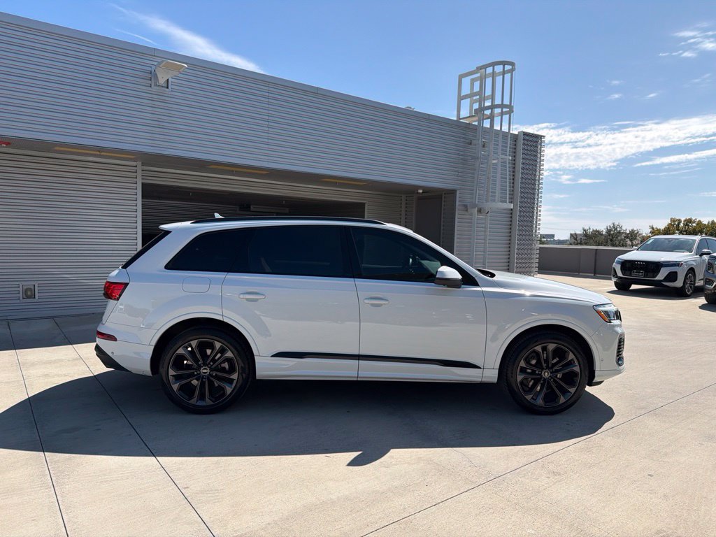 Used 2025 Audi Q7 3.0T Premium Plus AWD/4WD image 4