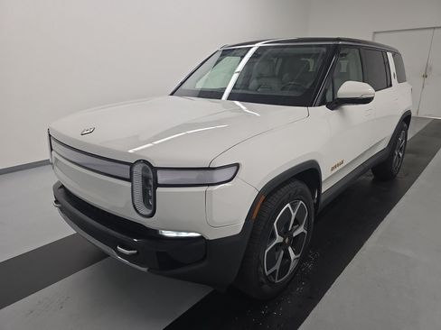 Used 2024 Rivian R1S Adventure AWD/4WD image 1