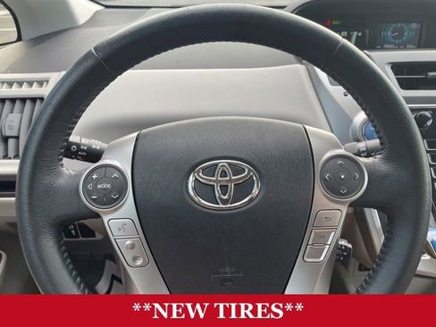 Used 2017 Toyota Prius V Four image 15