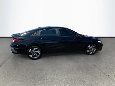 Used 2025 Hyundai Elantra Sport FWD image 23