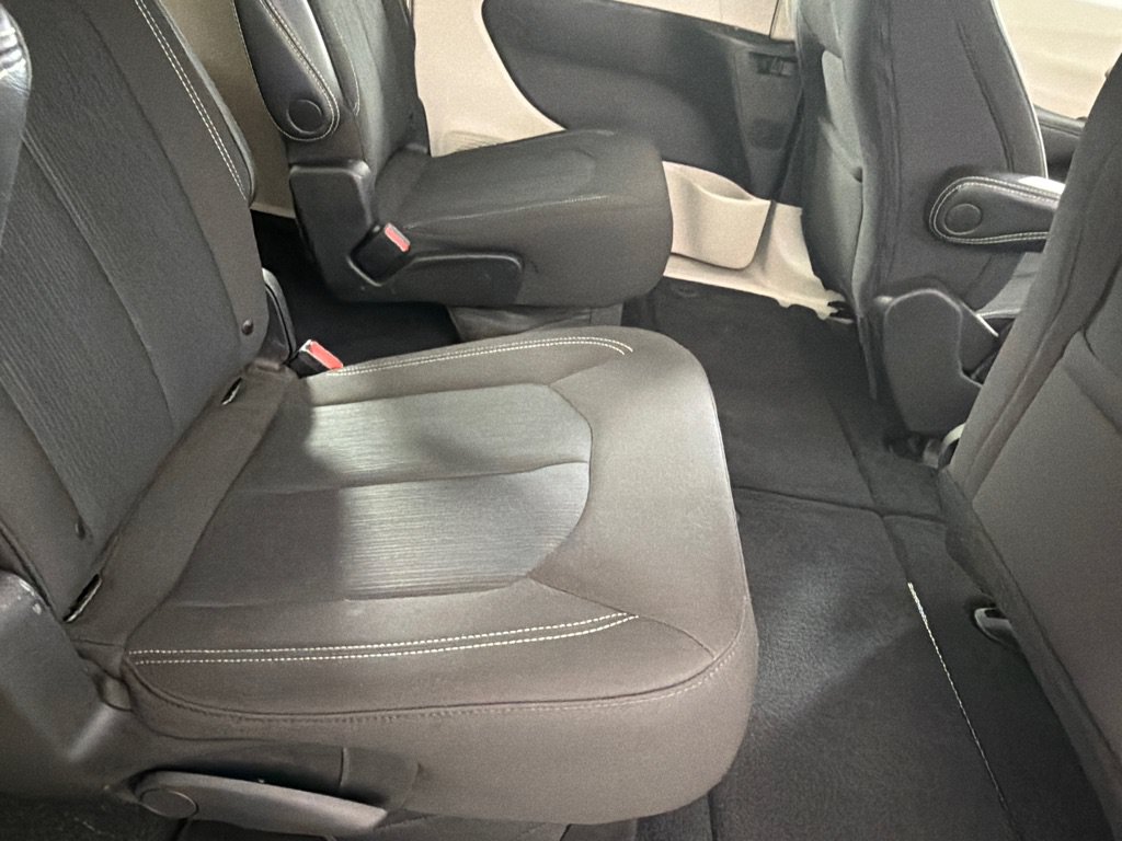 Used 2023 Chrysler Voyager LX FWD image 21
