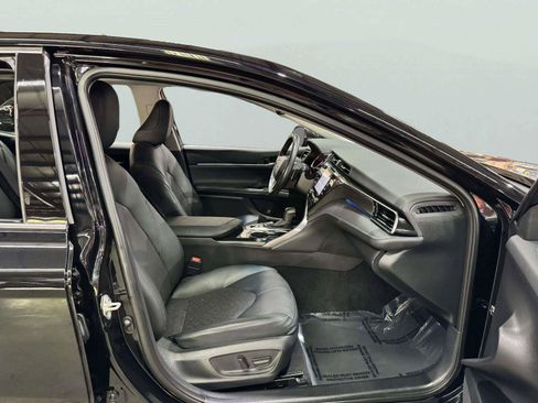 Used 2020 Toyota Camry XSE FWD image 38
