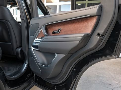 Used 2023 Land Rover Range Rover SE image 52