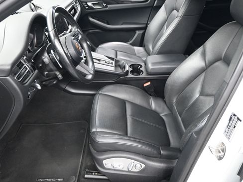 Used 2022 Porsche Macan image 6