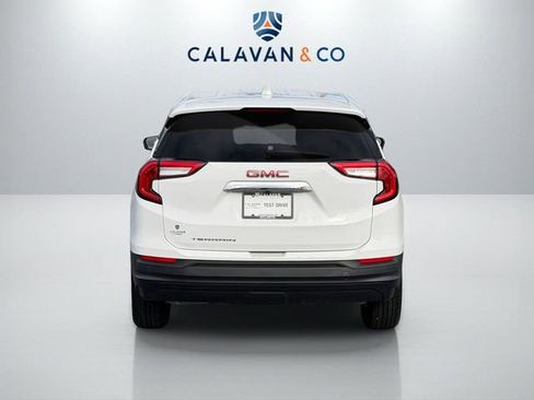 Used 2024 GMC Terrain SLE image 6