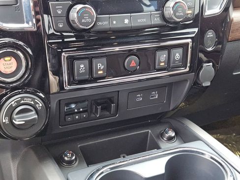 Used 2020 Nissan Titan Platinum Reserve w/ Moonroof Package image 24