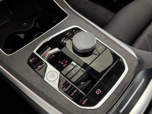 Used 2026 BMW X5 sDrive40i w/ Premium Package image 19