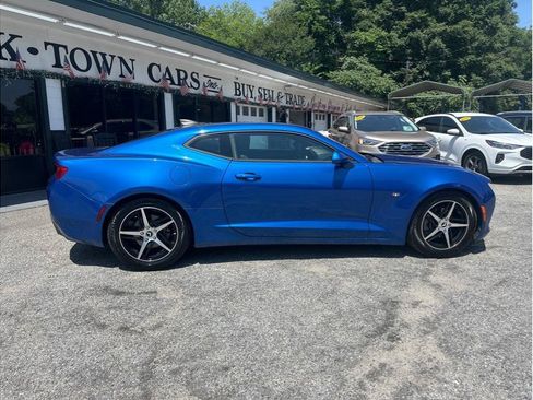 Used 2017 Chevrolet Camaro LT RWD image 5