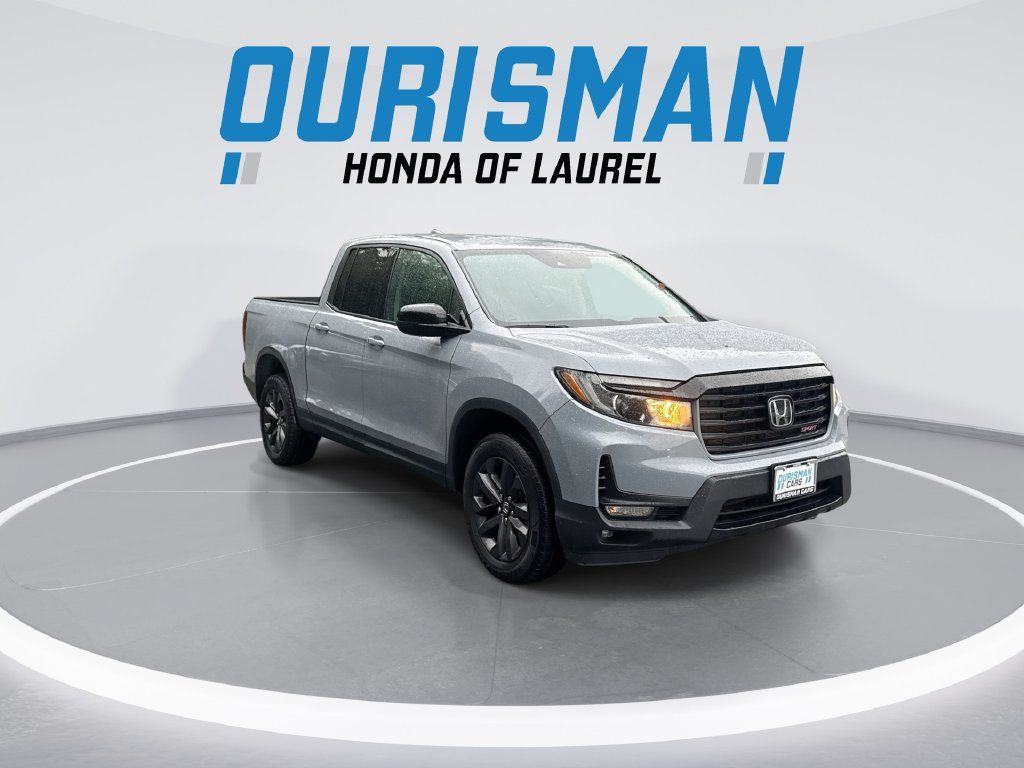 Used 2023 Honda Ridgeline Sport image 2