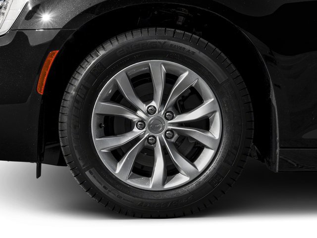 Used 2017 Chrysler 300 Limited w/ Value Package AWD/4WD image 15