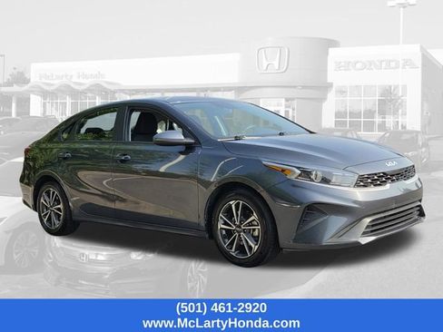 Used 2024 Kia Forte LXS FWD image 5