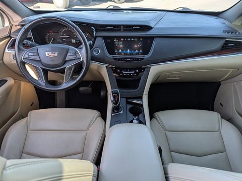 Used 2018 Cadillac XT5 Luxury w/ Driver Awareness Package image 21