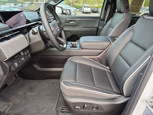 Used 2026 GMC Sierra EV Elevation AWD/4WD image 12