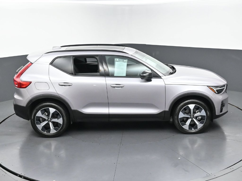 Used 2026 Volvo XC40 B5 Plus AWD/4WD image 39