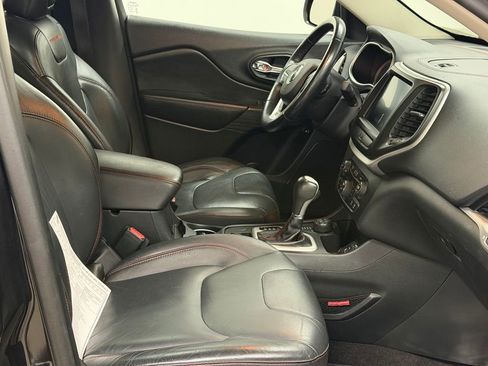 Used 2016 Jeep Cherokee Trailhawk w/ Comfort/Convenience Group image 26