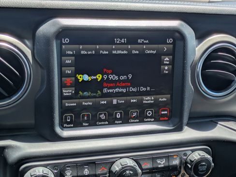 Used 2020 Jeep Gladiator Rubicon AWD/4WD image 24