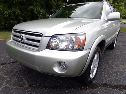 Used 2004 Toyota Highlander Limited AWD/4WD image 2