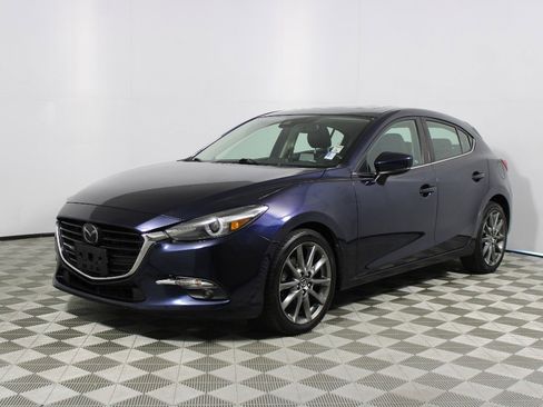 Used 2018 MAZDA MAZDA3 Grand Touring w/ Premium Equipment Package FWD image 24