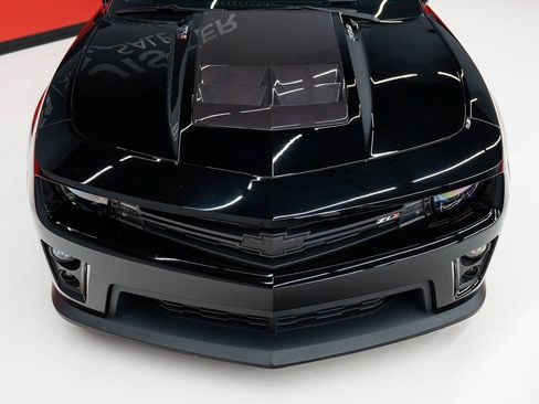 Used 2014 Chevrolet Camaro ZL1 RWD image 3
