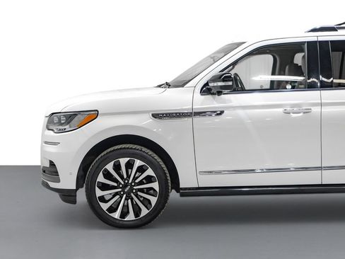 Used 2022 Lincoln Navigator L Reserve AWD/4WD image 10