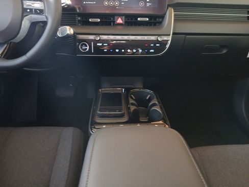 New 2025 Hyundai Ioniq 5 SE image 11
