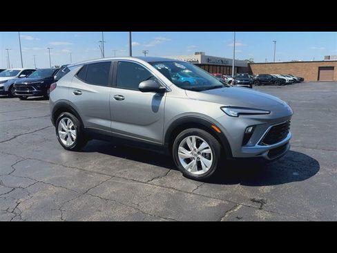 Certified 2024 Buick Encore GX Preferred w/ Comfort Package FWD image 2
