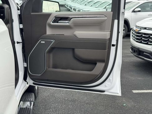 Used 2023 Chevrolet Silverado 1500 LTZ w/ LTZ Convenience Package II AWD/4WD image 13