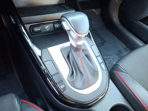 Used 2022 Kia Forte GT image 11