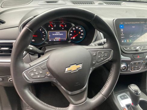 Used 2020 Chevrolet Equinox LT w/ LT True North Edition AWD/4WD image 18