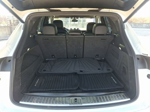 Used 2021 Porsche Cayenne S image 29