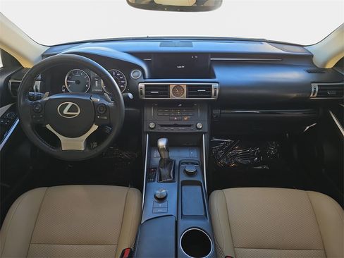 Used 2016 Lexus IS 300 AWD image 10