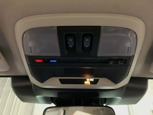 Used 2024 Subaru Crosstrek 2.0i Premium image 35