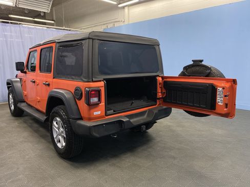 Certified 2018 Jeep Wrangler Unlimited Sport S image 31