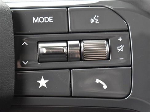 Certified 2026 Kia EV9 Light image 25