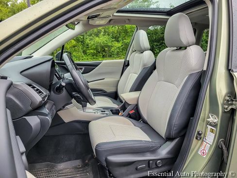 Used 2019 Subaru Forester Premium AWD/4WD image 8