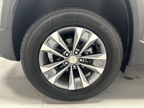 Used 2026 Chevrolet Equinox LT FWD image 59