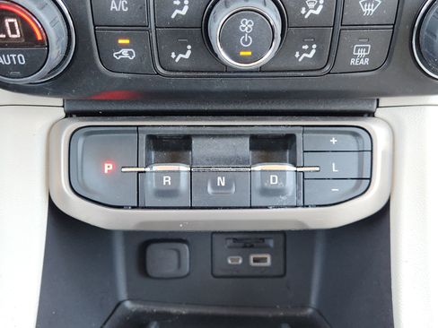 Used 2022 GMC Acadia Denali w/ Denali Technology Package image 24