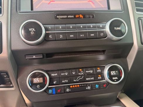 Used 2018 Ford Expedition Max XLT w/ Equipment Group 202A AWD/4WD image 23