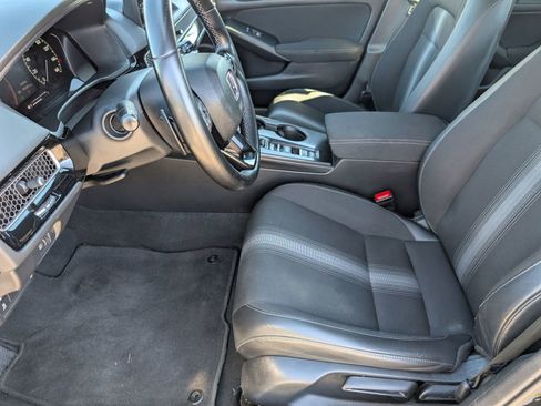 Used 2023 Honda Civic Sport image 9