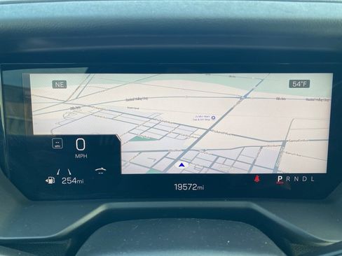 Used 2025 GMC Acadia Elevation image 2