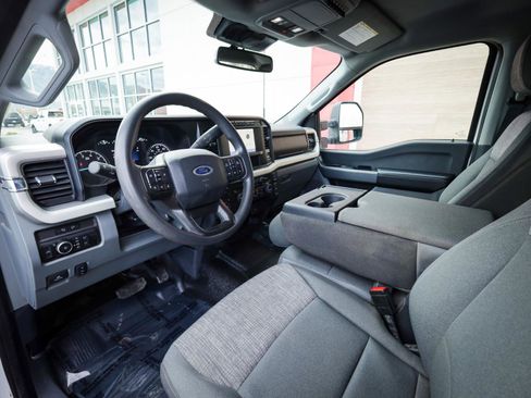 Used 2023 Ford F350 XLT w/ FX4 Off-Road Package image 12